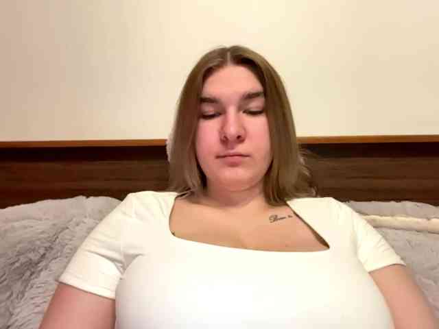 ToyaDerringer webcam