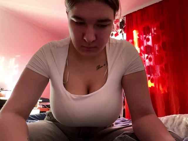 ToyaDerringer webcam