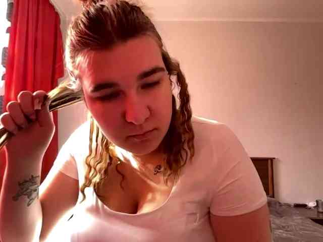 ToyaDerringer webcam