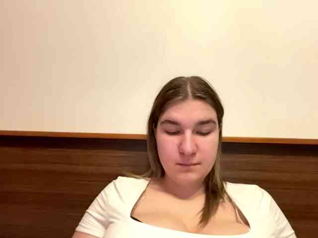 ToyaDerringer webcam