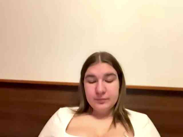 ToyaDerringer webcam