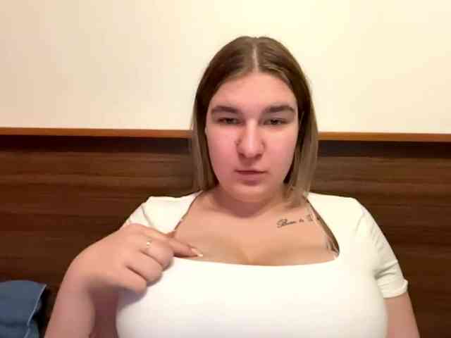 ToyaDerringer webcam