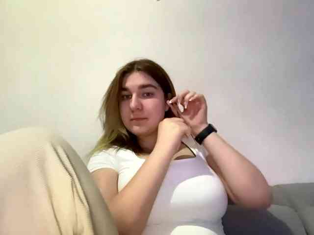 ToyaDerringer webcam