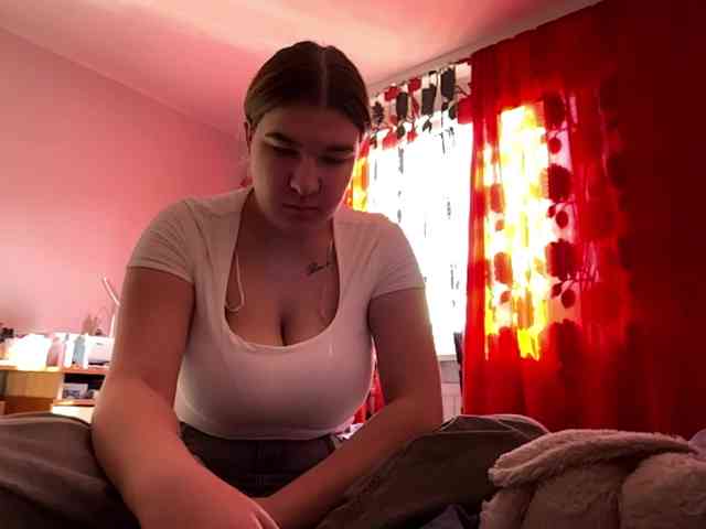 ToyaDerringer webcam