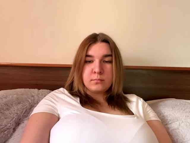 ToyaDerringer webcam