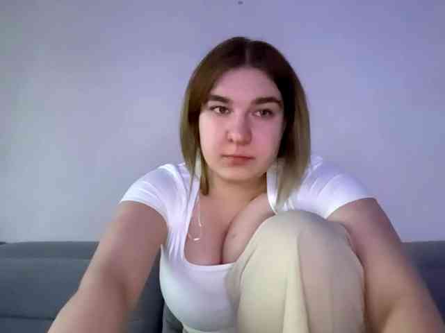 ToyaDerringer webcam