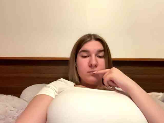 ToyaDerringer webcam