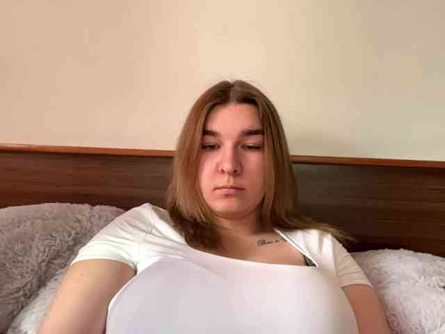 ToyaDerringer webcam