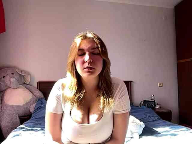 ToyaDerringer webcam