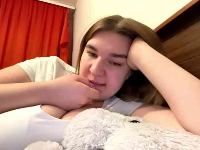 ToyaDerringer webcam