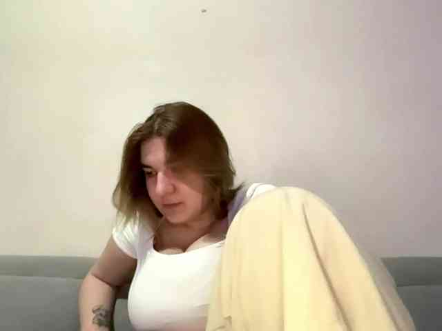 ToyaDerringer webcam