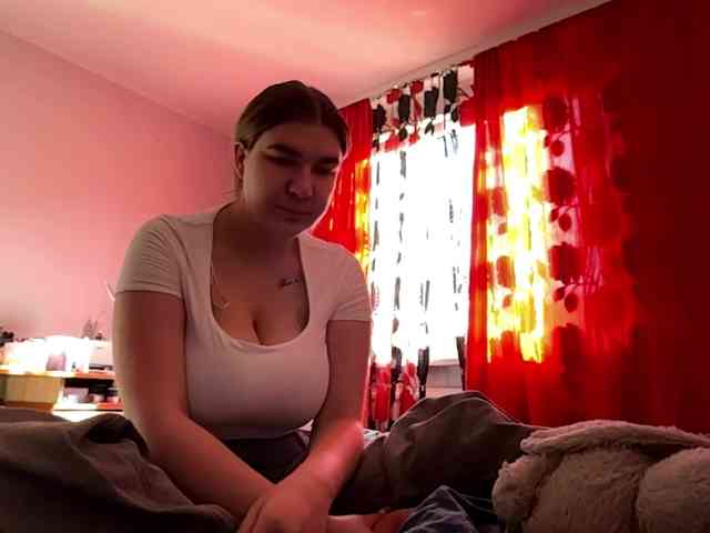 ToyaDerringer webcam