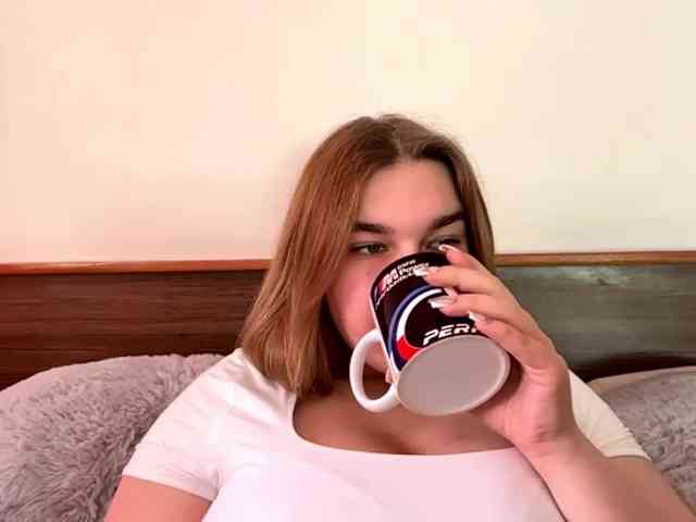 ToyaDerringer webcam