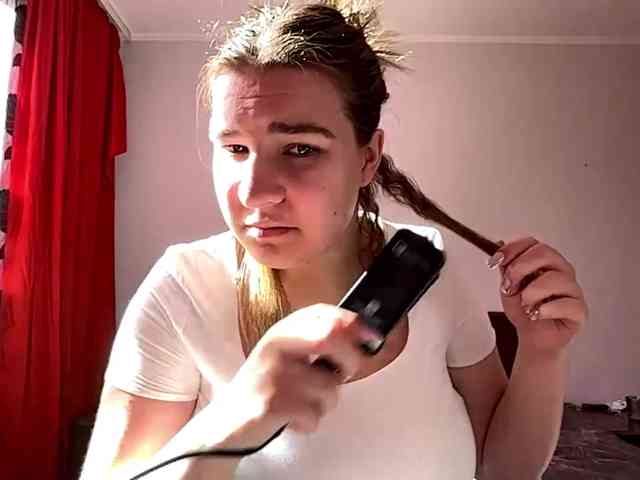 ToyaDerringer webcam