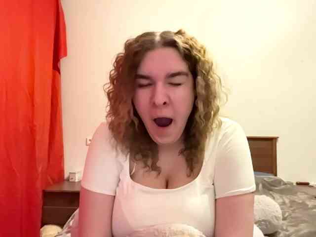 ToyaDerringer webcam