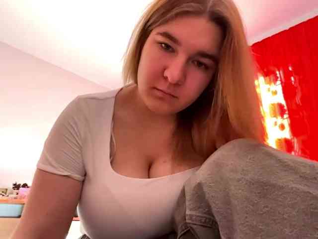 ToyaDerringer webcam