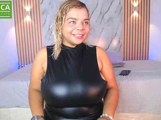 caisebigtits webcam