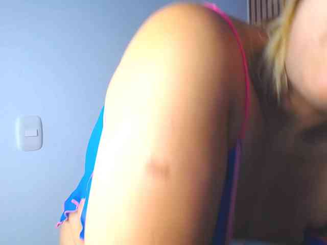 caisebigtits webcam