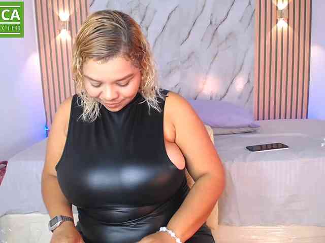 caisebigtits webcam