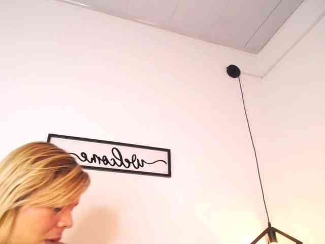 caisebigtits webcam