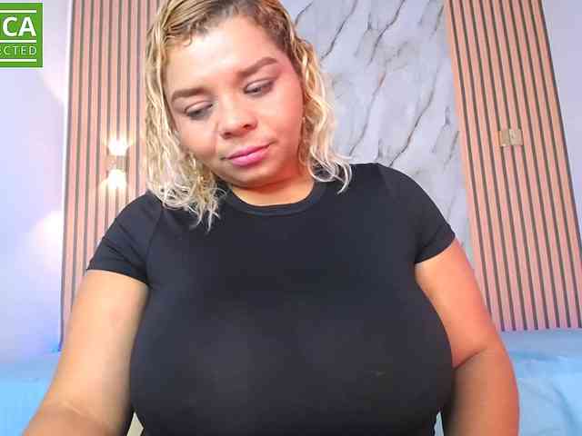 caisebigtits webcam