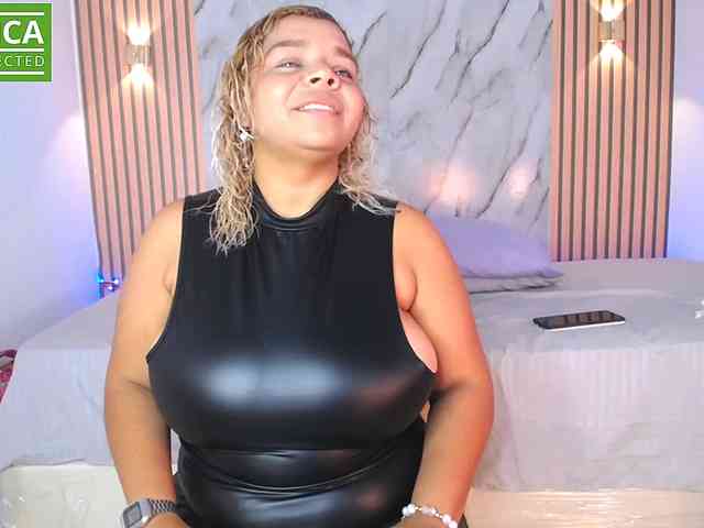 模特: caisebigtits