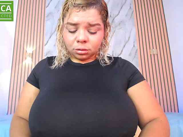 caisebigtits webcam