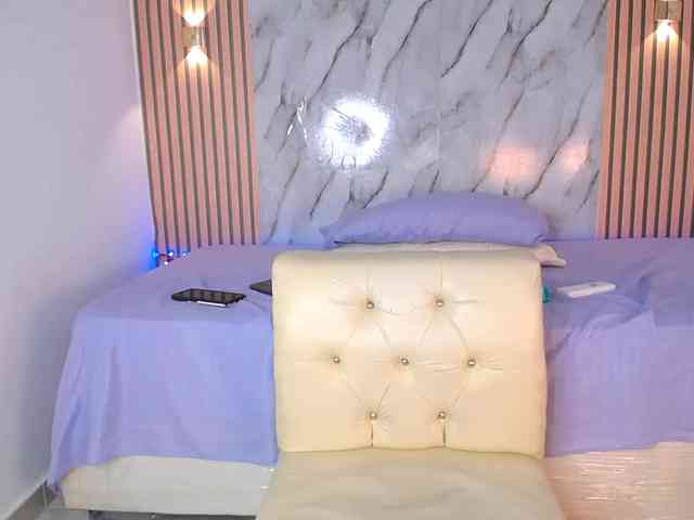 caisebigtits webcam