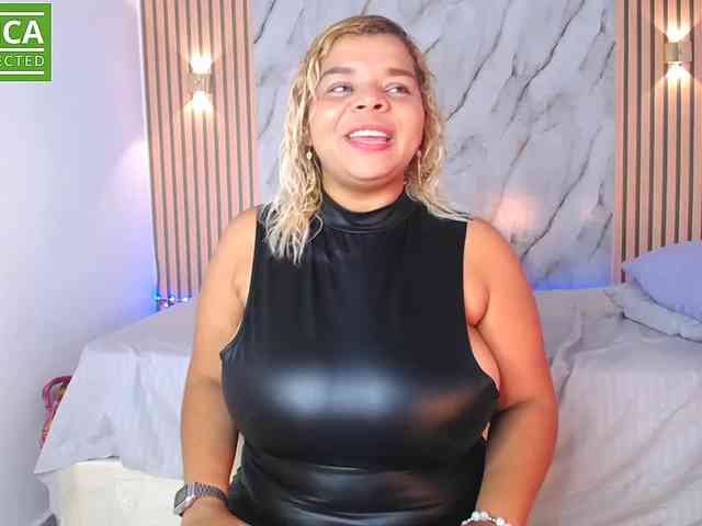 caisebigtits webcam