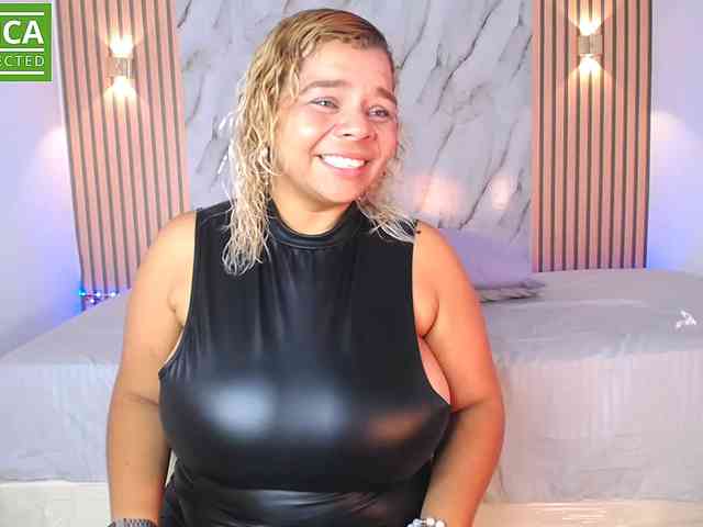 caisebigtits webcam
