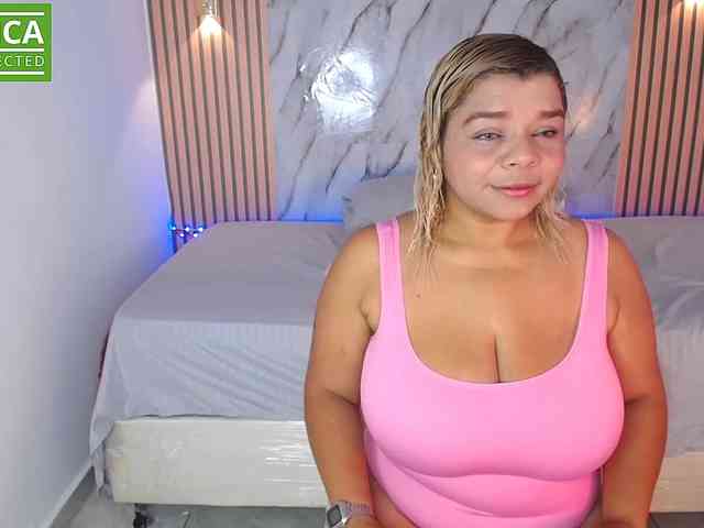 caisebigtits webcam