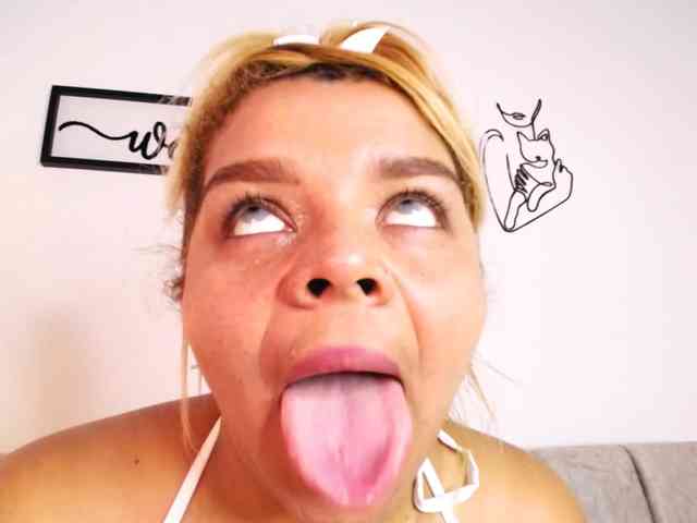 caisebigtits webcam
