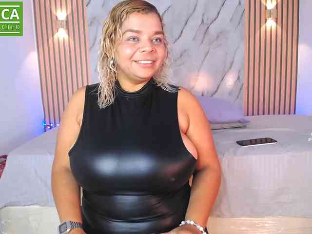 caisebigtits webcam