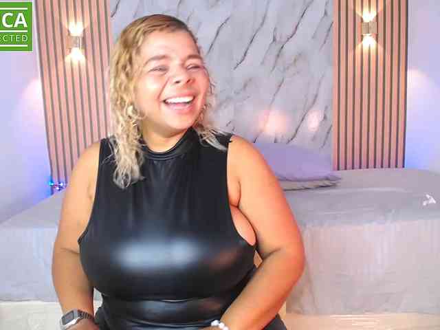 caisebigtits webcam