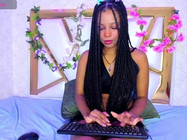 Модель: ElyseBrooks