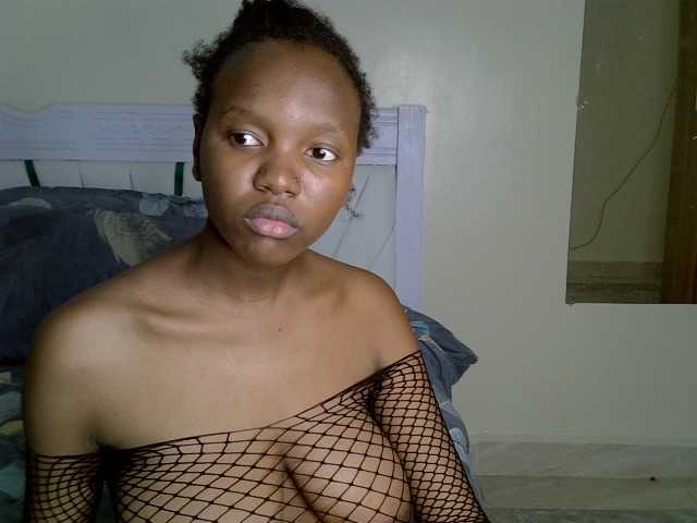 Profile and Statistics for Pinkylunaa on BongaCams