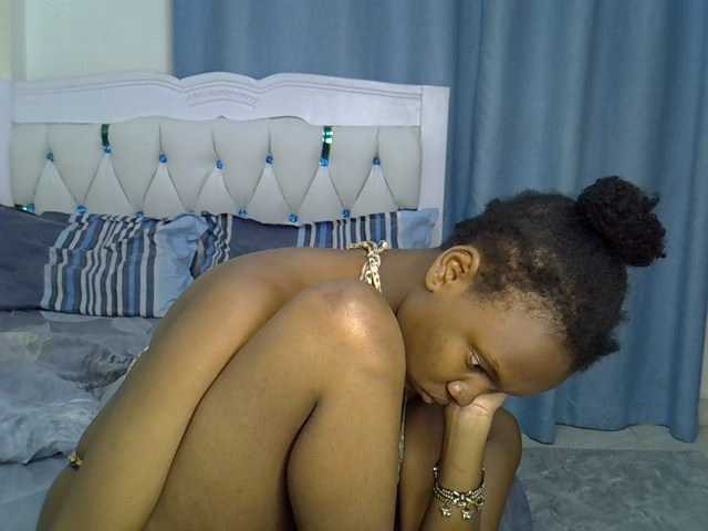 Pinkylunaa