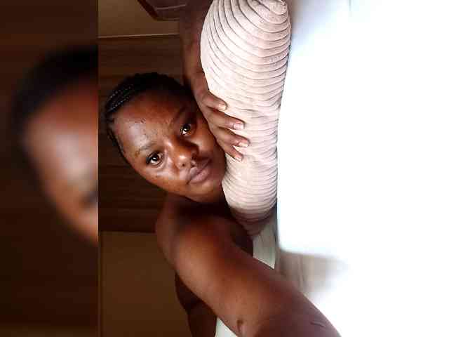 Mummy-11 webcam