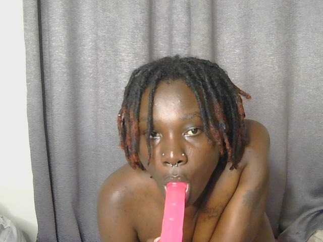 Sweetbree live cam on BongaCams