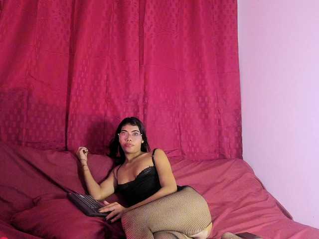 Monica-04 live cam on BongaCams