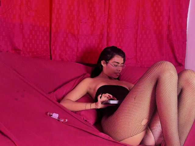 Monica-04 live cam on BongaCams