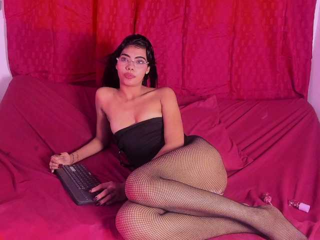Monica-04 live cam on BongaCams