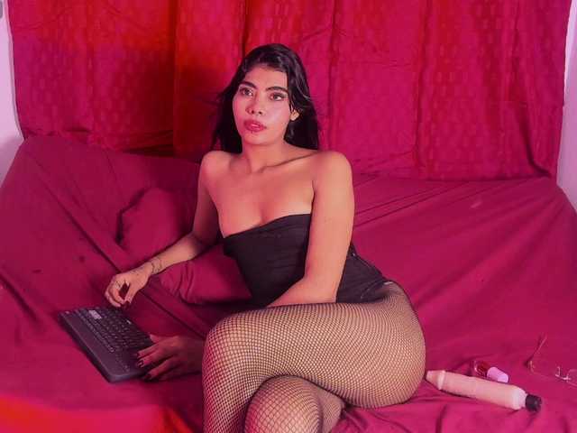 Monica-04 live cam on BongaCams