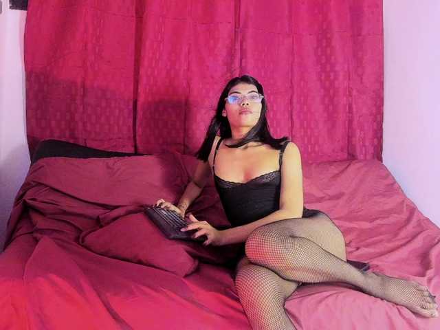Monica-04 live cam on BongaCams