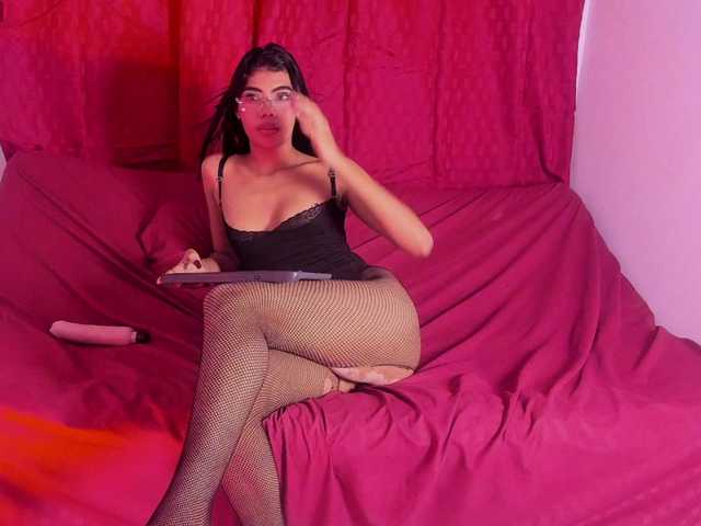 Monica-04 live cam on BongaCams