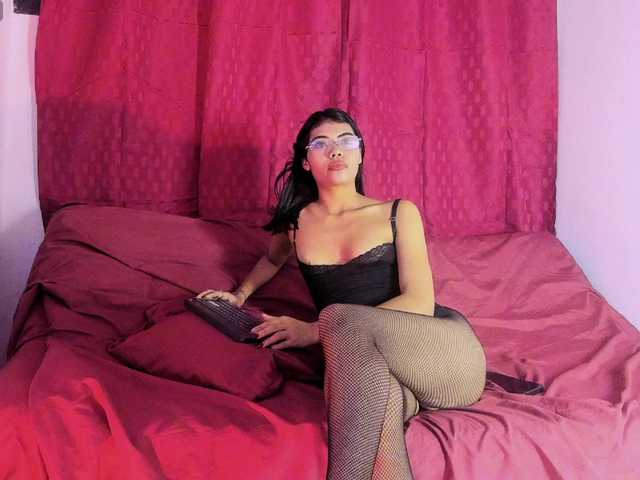 Monica-04 live cam on BongaCams