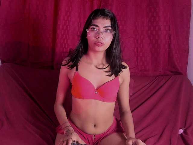 Monica-04 live cam on BongaCams
