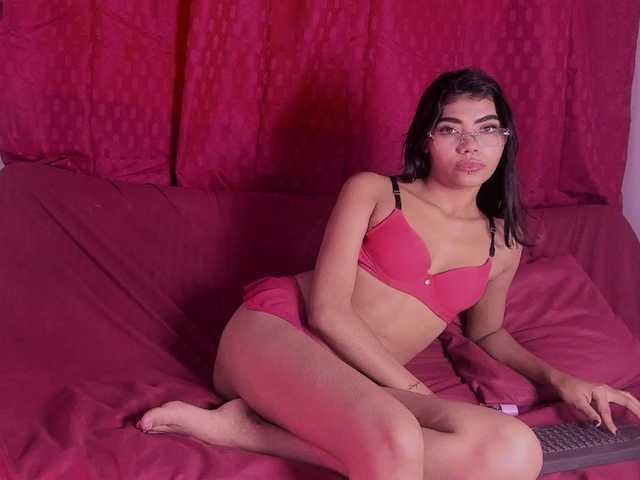 Monica-04 live cam on BongaCams