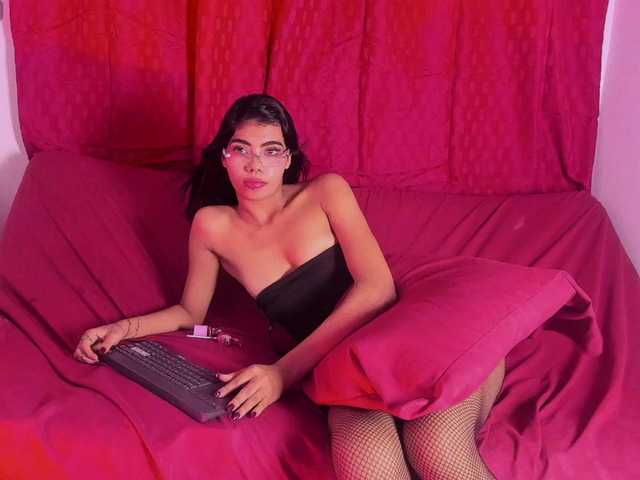 Monica-04 live cam on BongaCams