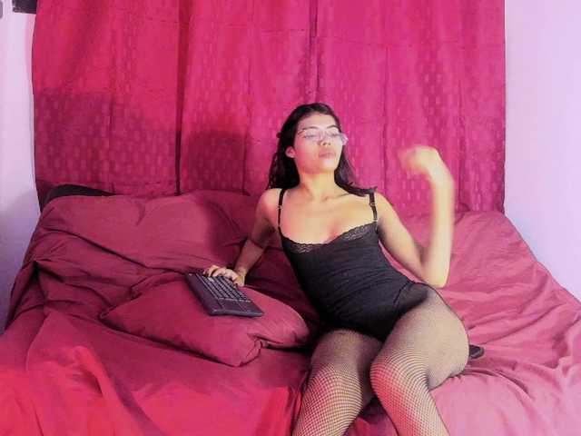 Monica-04 live cam on BongaCams